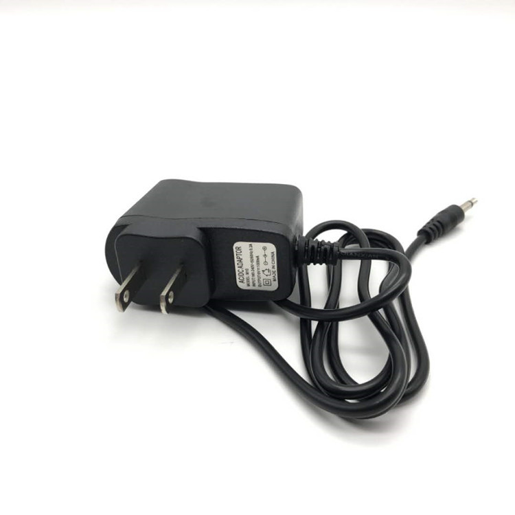 Nuevo Plus accesorios mano puntada eléctrica máquina de coser traje portátil mini máquina de coser