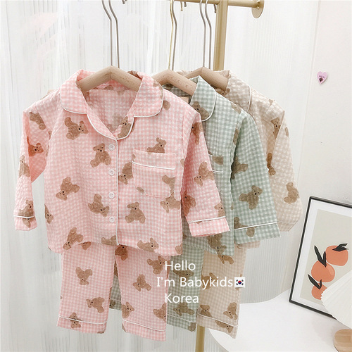 Little Girl's Checkered Homecoming Set with Bear Print Bubble Check Cotton Two-Piece Autumn Pajamas for Boys and Children Leisure