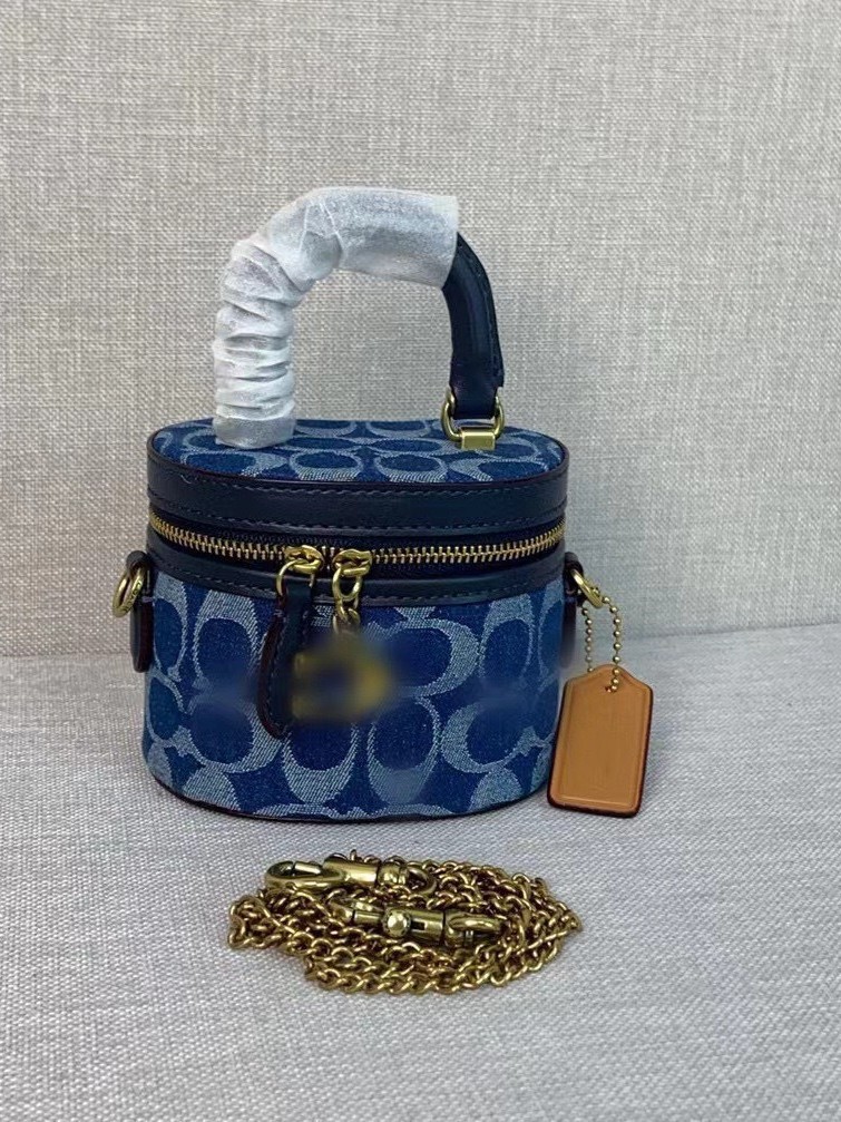 Small classic makeup box
