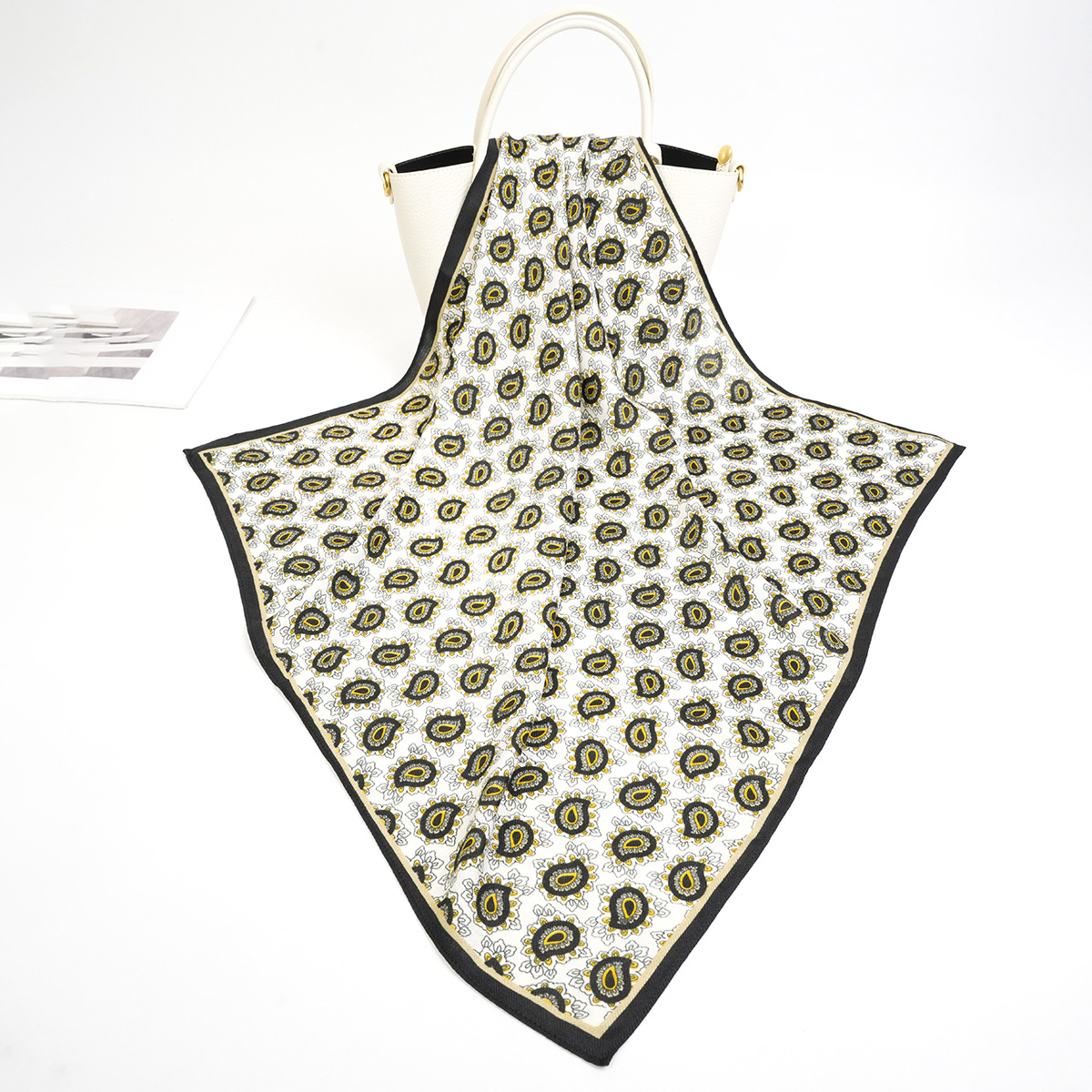 Best Seller In Europe And America Exclusive For Cross-border Fashion Cashmere Velvet Print Scarf Square Shawl Factory Wholesale display picture 3