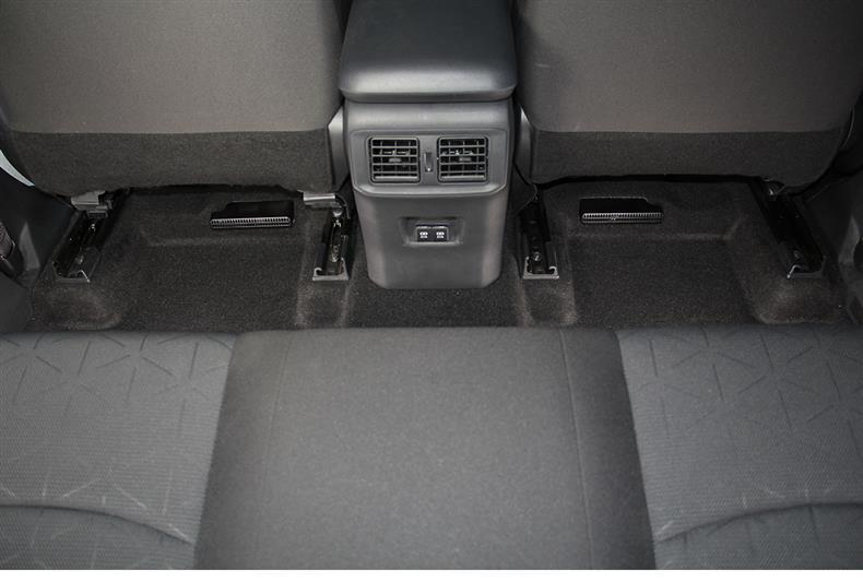 Suitable for Toyota Wildlander Rav4 Rongfang Lingfang Weisha Special Seat Air Conditioning Vent Protective Cover Modification
