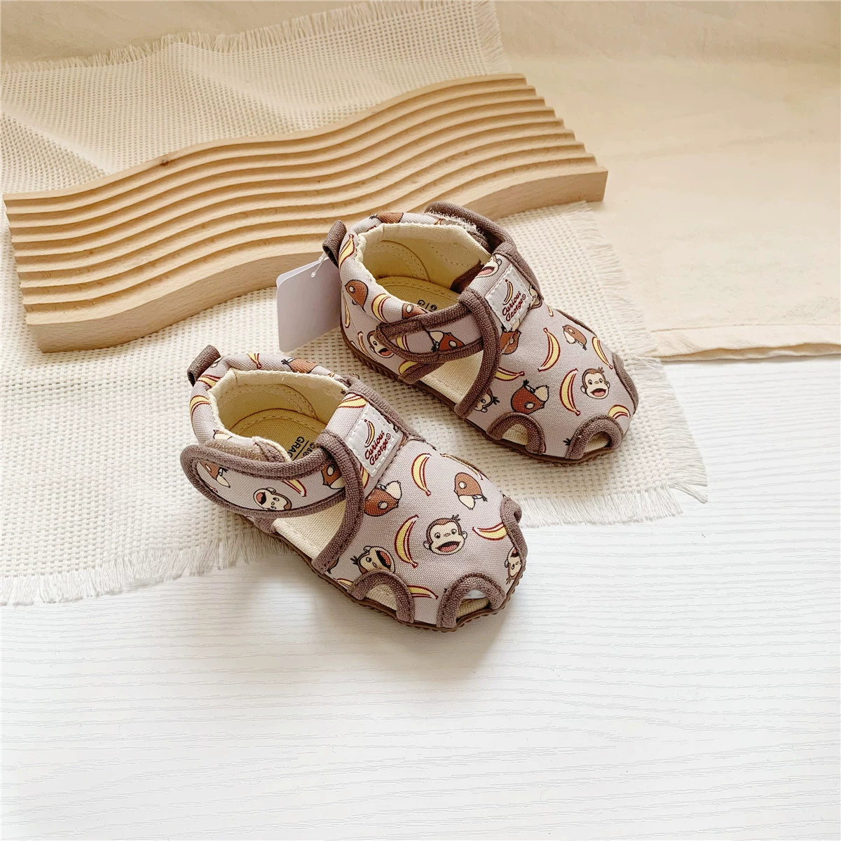 Ненормальный экспорт дневной одиночный ребенок Баотоу учится ходить круто обувь мальчик мультфильм обезьяна летняя сандалия