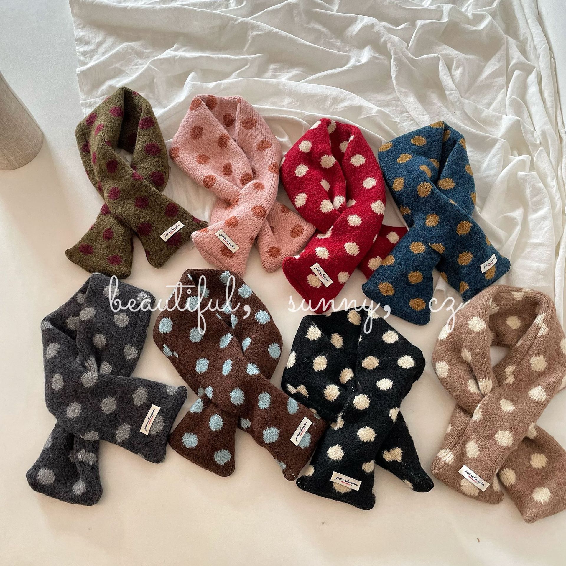 Japanese-style cross-warmth children's polka dot neck warmer for boys and girls, artistic scarf
