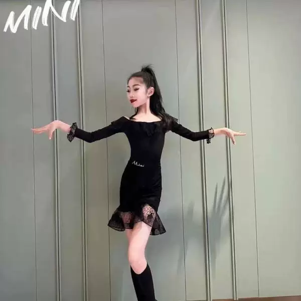 Black long-sleeve, sleeves, set