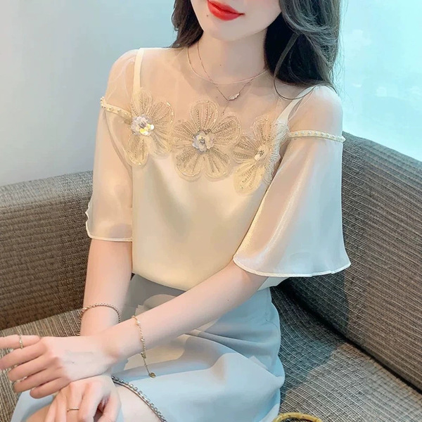 Fashionable elegant three dimensional lace summer T-shirt with a…