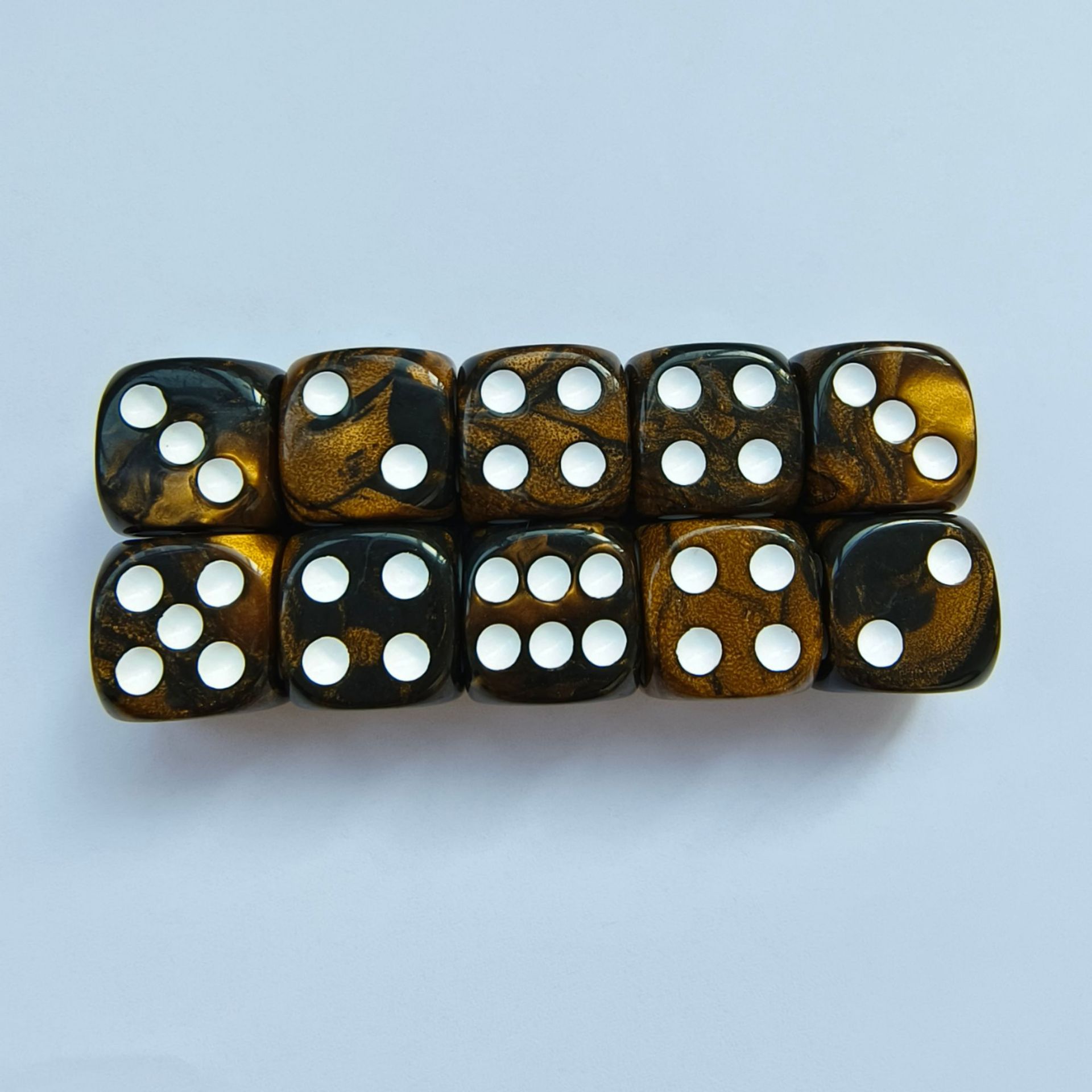 16号圆角双色点数骰子黑金 白油