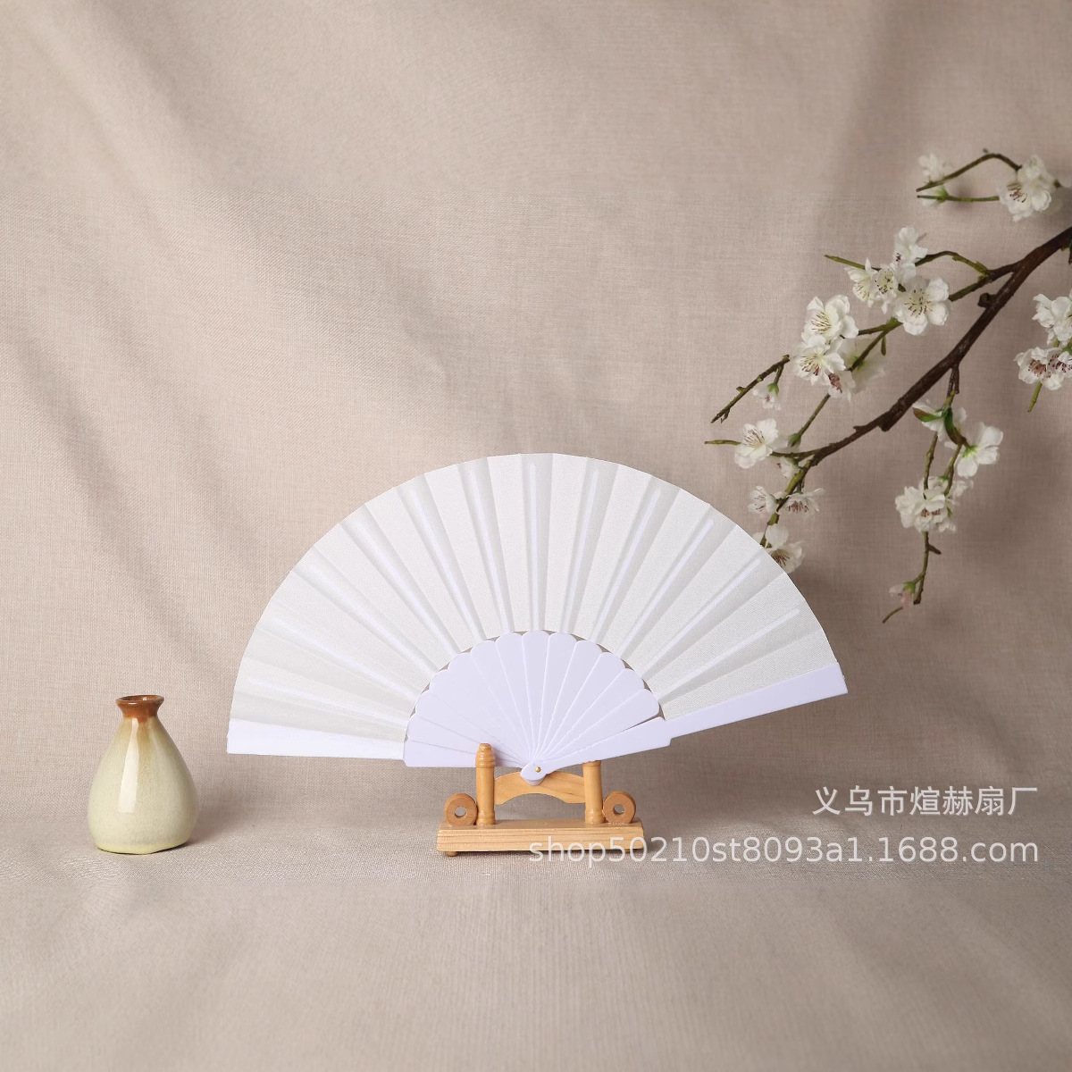 Color puro comercio exterior clásico blanco plano plástico para mujer abanico plegable abanico plegable fabricante de baile al por mayor abanico de verano
