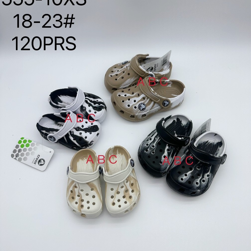 Zapatillas infantiles 2024 primavera y verano nuevo simplista lindos dibujos animados Baotou Hole zapatos para niños mayores que usan sandalias de playa