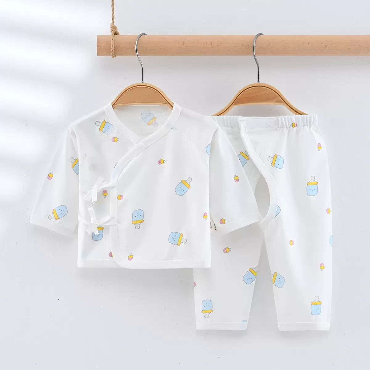 夏季薄款婴儿内衣套装新生儿纯棉两件套魔术贴开裆无骨宝宝和尚服