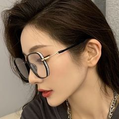 Retro-style transparent plastic sunglasses for nearsightedness with anti-blue light function, featuring large frames that make the face appear smaller, Korean design.