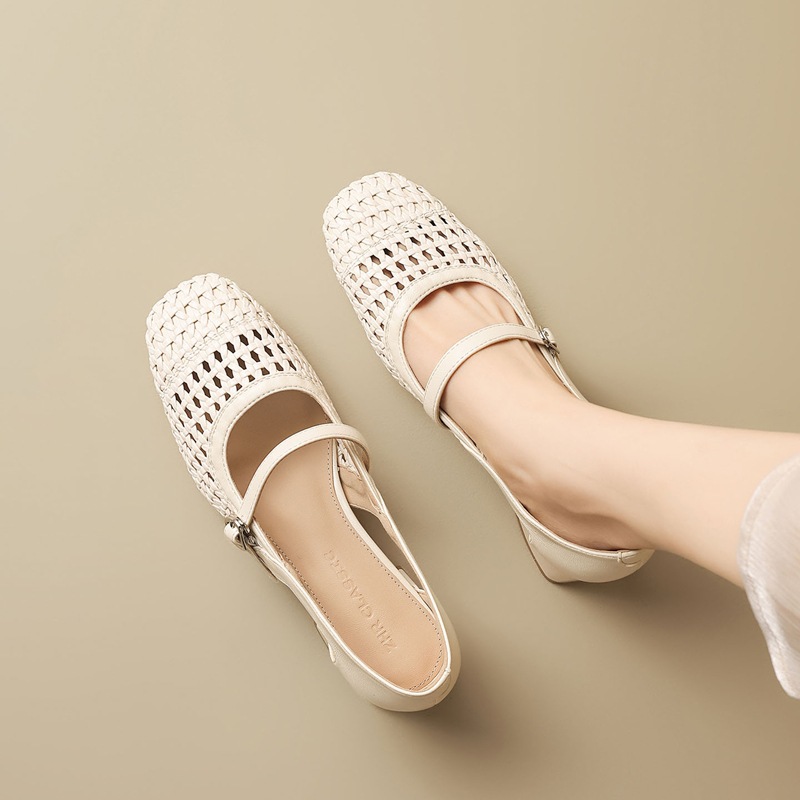 Sandal nữ quai ngang cổ điển gót vuông thoáng khí — BL735 Màu be