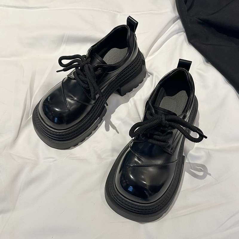 검은색