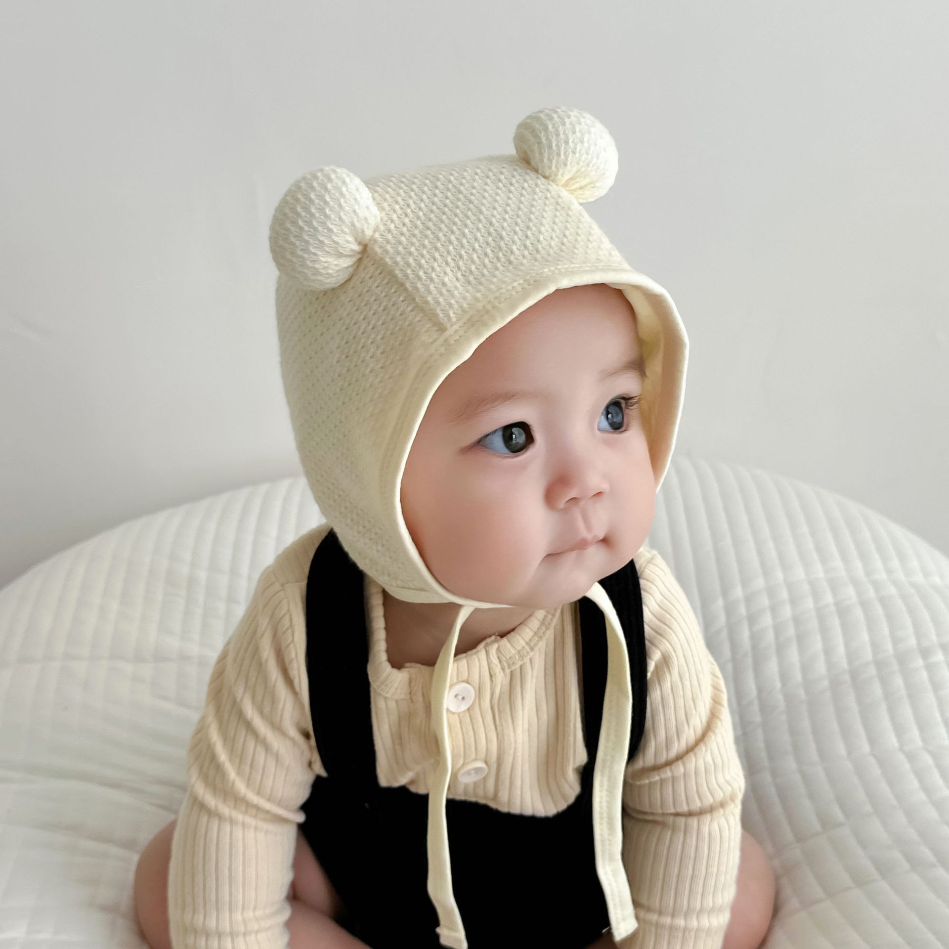 Baby hat Autumn and winter cute double ball baby small month new ear protective hat_viptrois.com