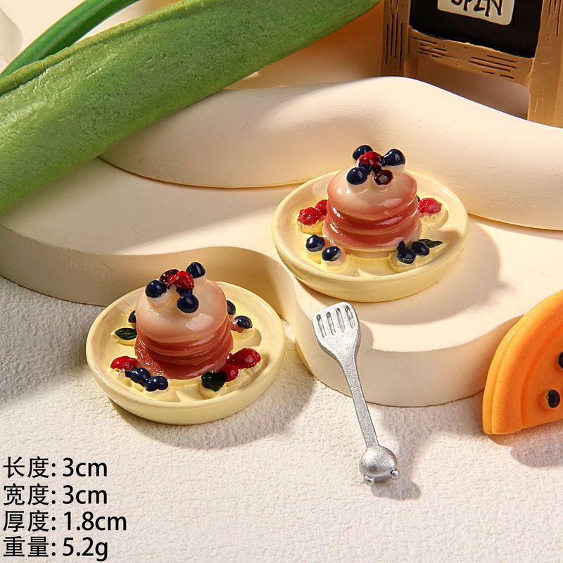 DIY冷蔵庫はアクセサリーのおもちゃの部品を貼ってデザートのケーキをシミュレーションします。|undefined
