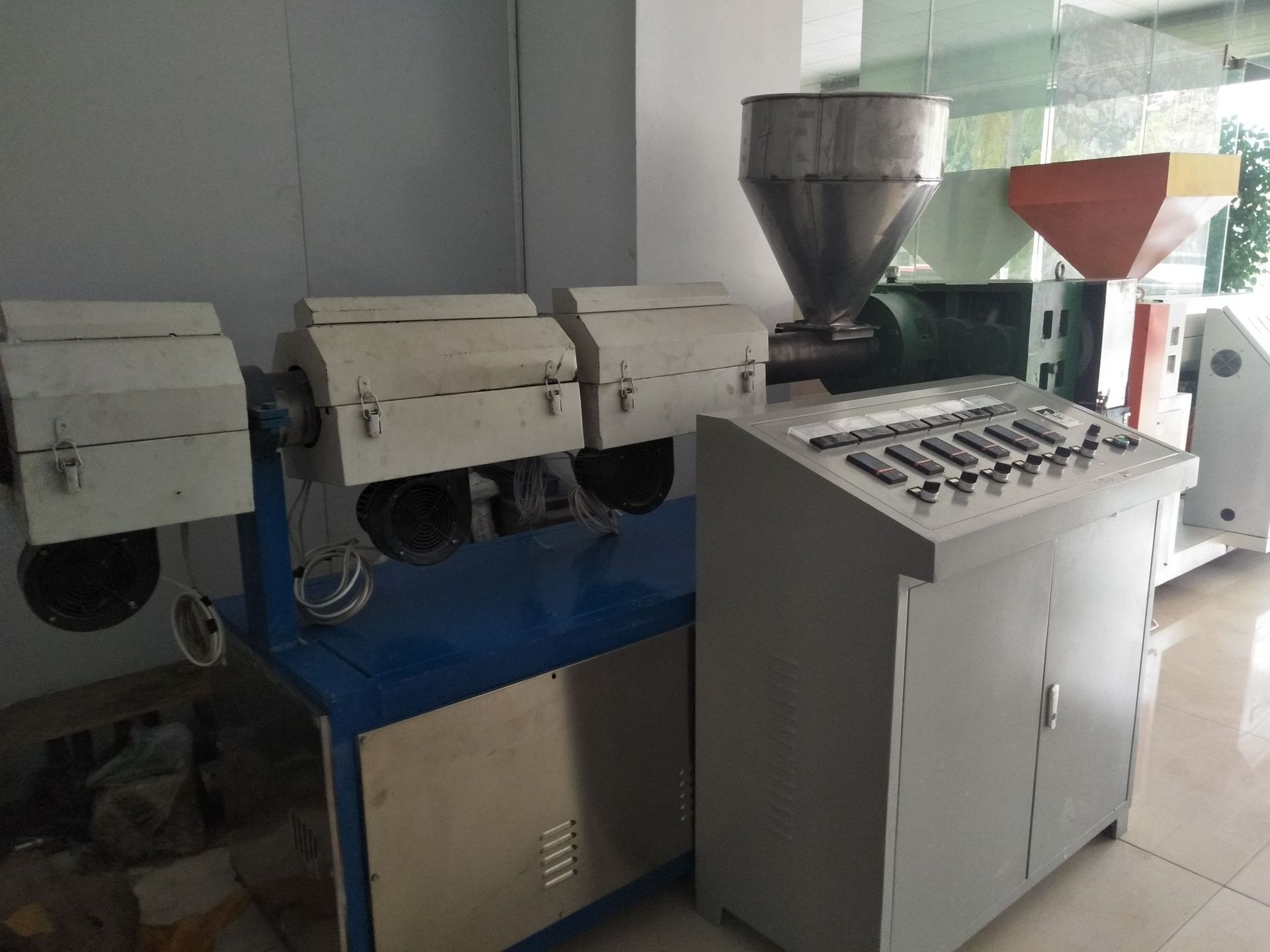 厂家直供饮料吸管挤出机主机