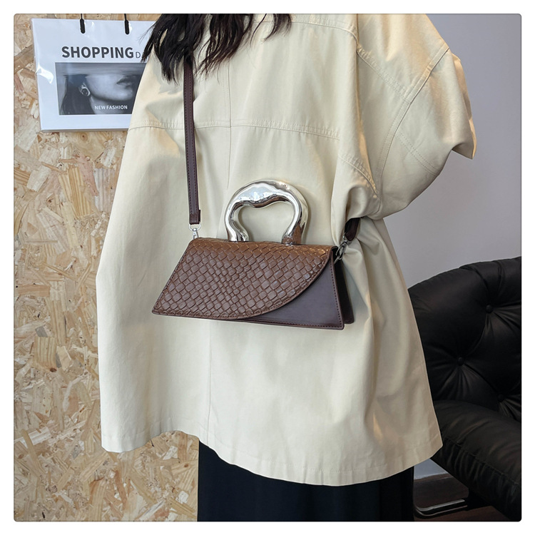 Crocodile patterned handbag for women 2024 new high-end niche design, personalized single shoulder crossbody square bag_voghion.com