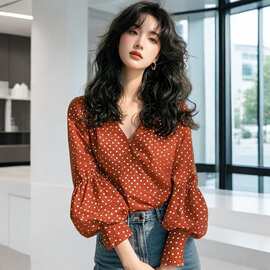波点2026早春设计时尚好看衬衫领波点灯笼港风宽松上衣图片色上衣