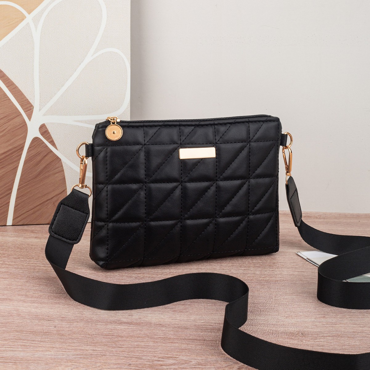 Mini bolso de mano exclusivo bordado con mini teléfono de moda, nuevo bolso pequeño cuadrado triangular para monedas, color negro._voghion.com