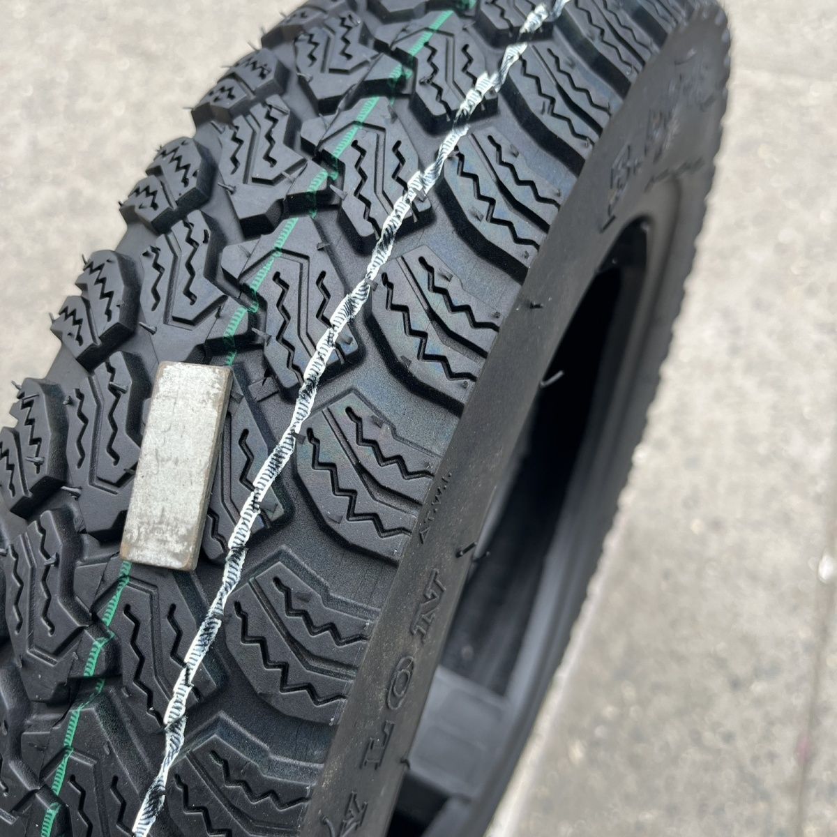 Tricycle tire electric tricycle tire outer tire 300/4.00/4.50/5.00-12 thickened load tire