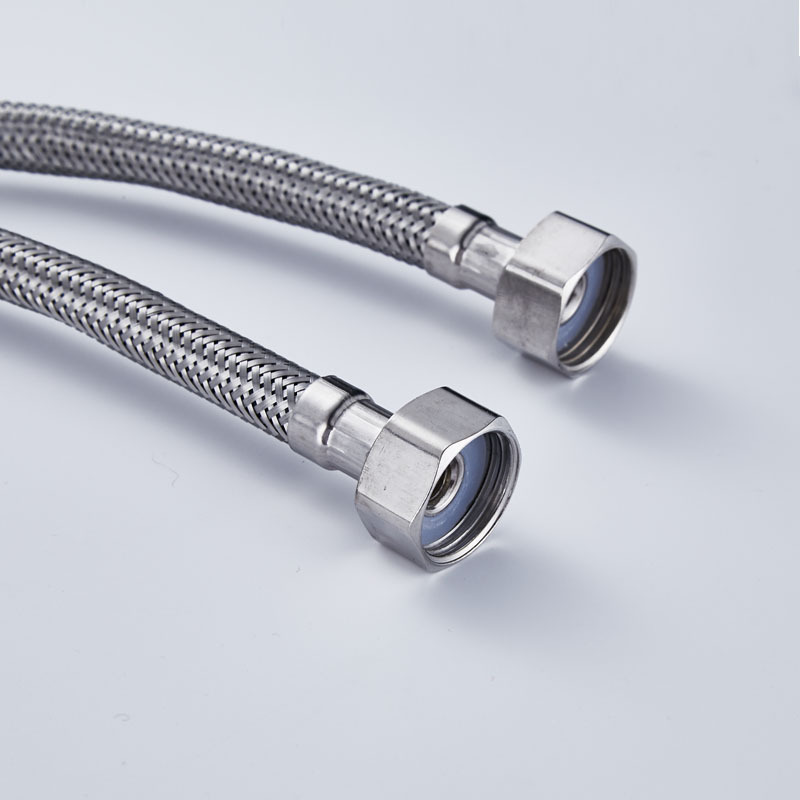 Tubo de entrada del grifo a prueba de explosiones de acero inoxidable Universal 4 puntos de fuelle engrosado tubo de cabeza única accesorios de baño al por mayor