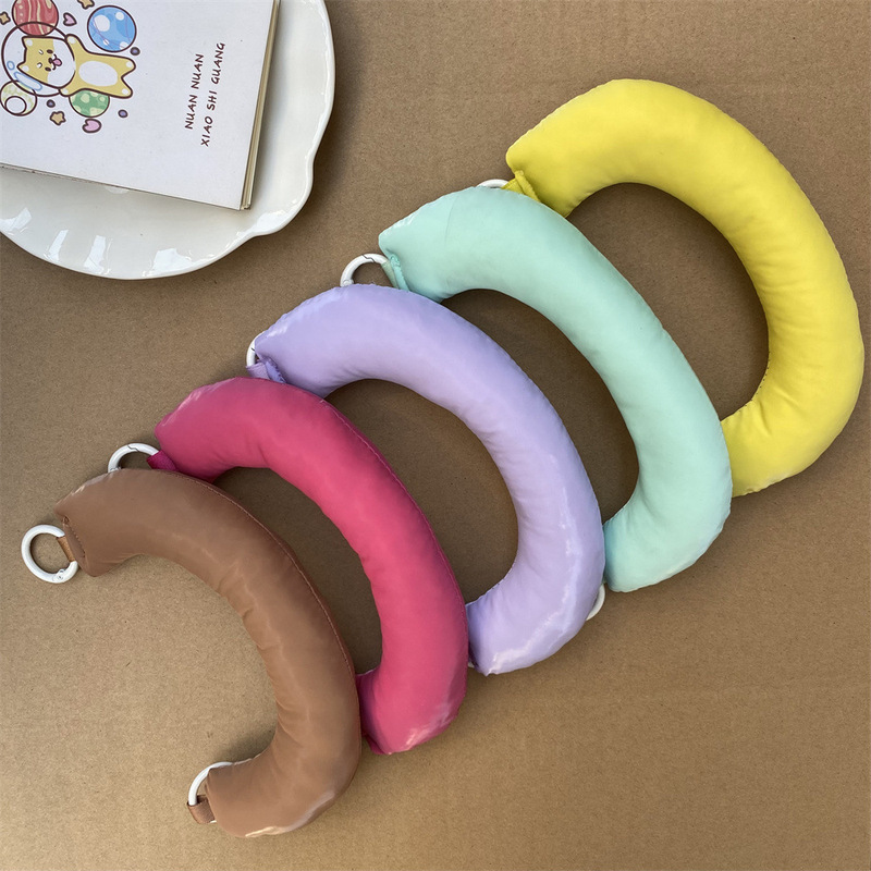 Trendy Popular Phone Accessories 3D Cotton-Filled U-Shaped Wristband DIY Keychain Pendant Portable Cotton-Filled Accessory
