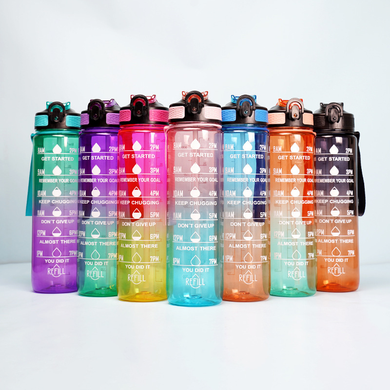 Gradiente hervidor de agua de gran capacidad taza de paja deportes al aire libre fitness regalos transfronterizos al por mayor de dos colores de plástico transparente taza de agua