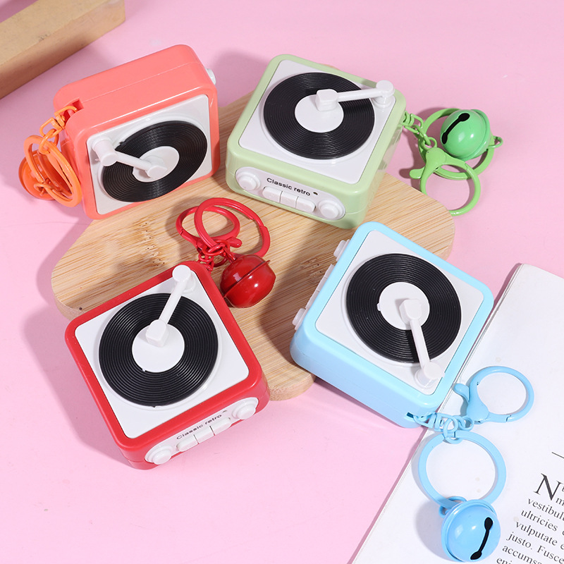 Creativo retro grabadora de voz colgante descompresión caja de música juguete bolso de niña llavero colgante juguete pequeño