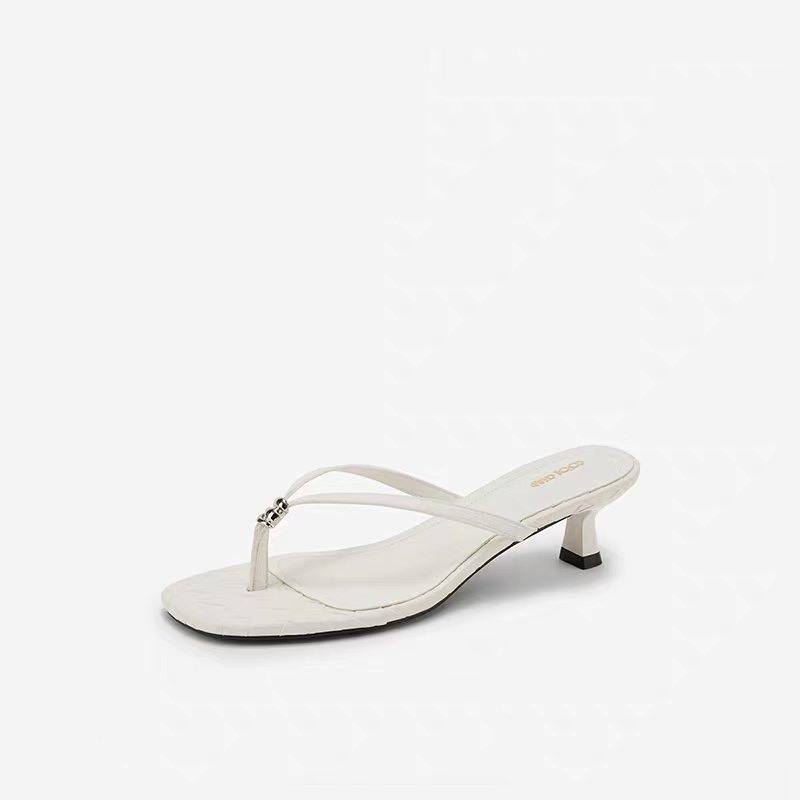 Fairy-style spring black beach ultra-soft new model 2026 summer high-heeled flip-flops with square toe, hollow design, and crocodile pattern Fairy-style spring black beach ultra-soft new model 2026 summer high-heeled flip-flops with square toe, hollow design, and crocodile pattern
