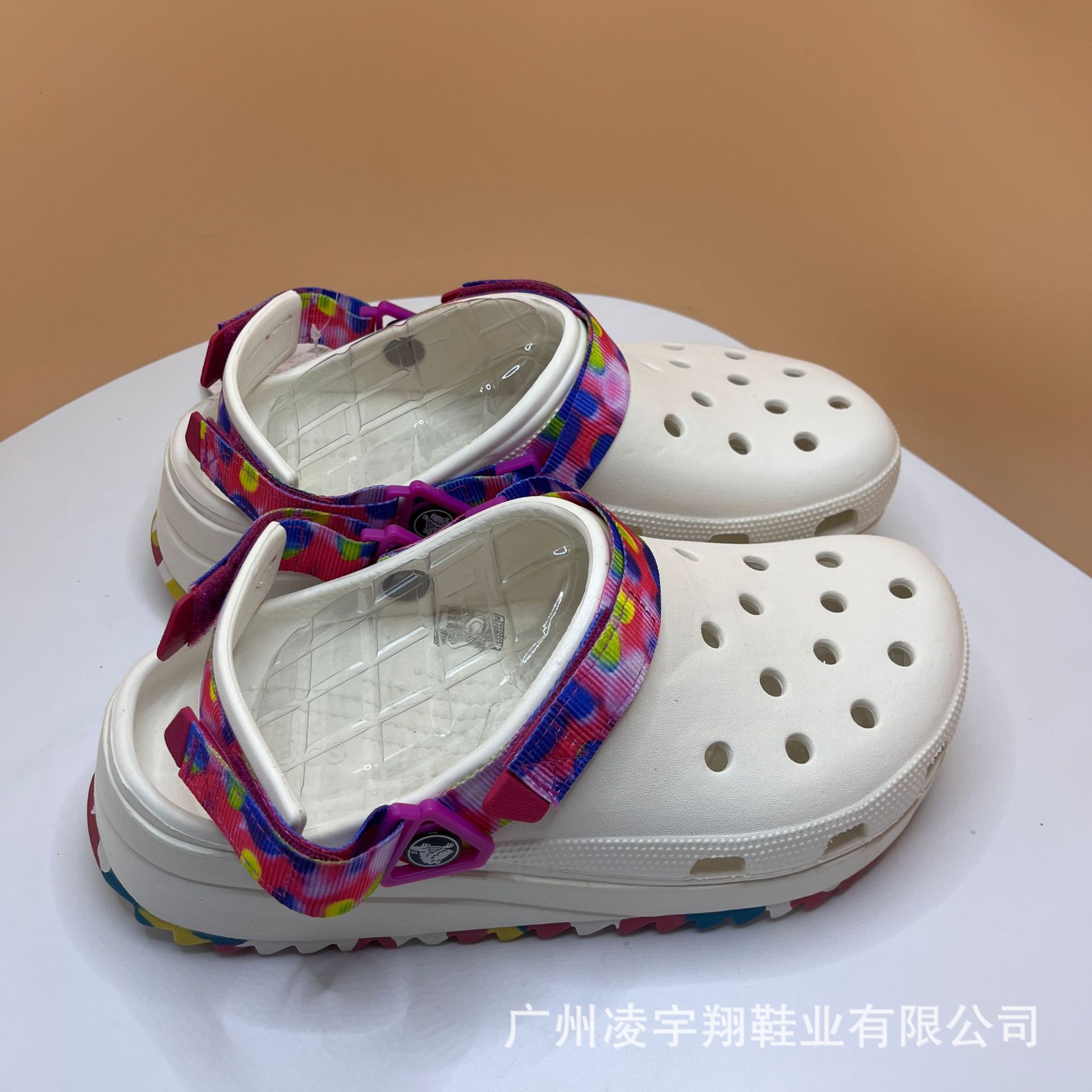 Cross Hole Zapatos para niños y niñas con suela gruesa alta antideslizante zapatillas de playa al aire libre para parejas de playa casual