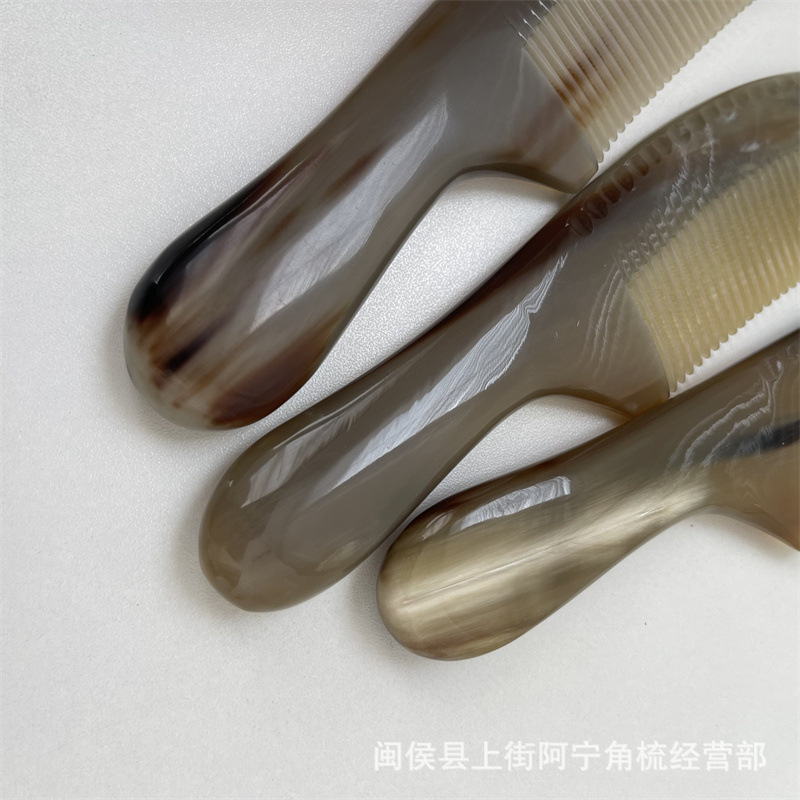 Natural Horn Comb 20cm Handle Comb with Rounded Teeth for Scalp Massage and Daily Grooming quality and texture