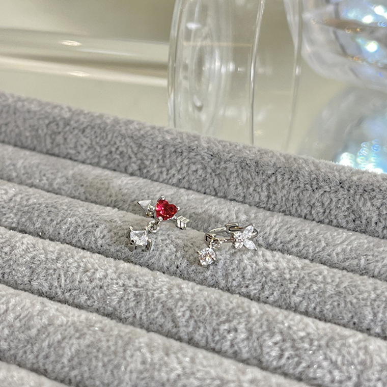 R159#闪亮蝴蝶耳扣