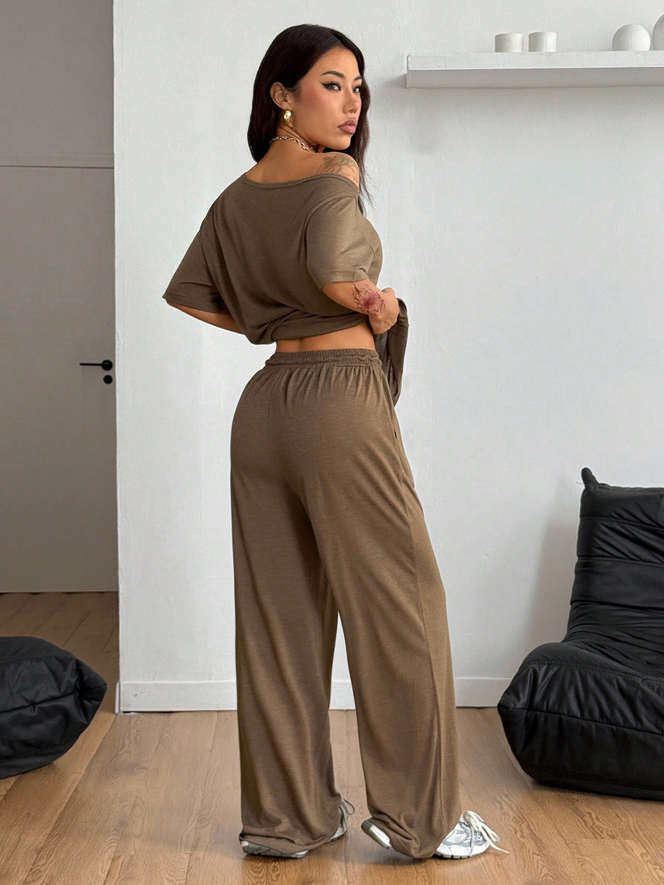 2026 Women's Casual Solid Color Oblique Neck Wide Leg Pants Set Sports Two-piece Set Loose Pants_ecoleips.com
