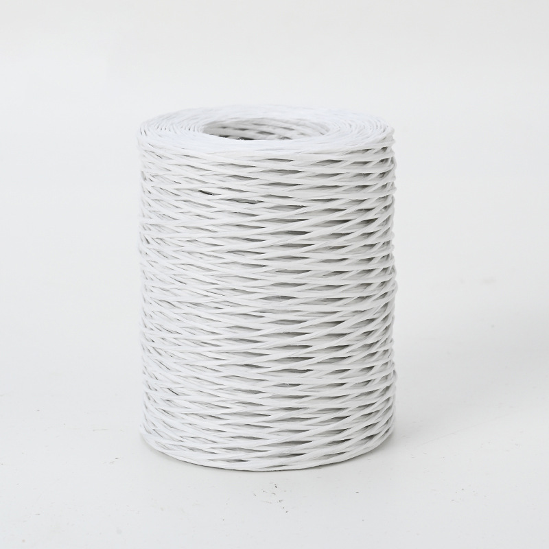 花屋の材料の花の花束を包装して手作りのdiyバラの花を刺します。