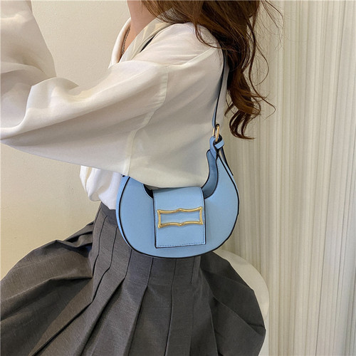 Minimalist Fashion Crescent Moon Bag for Women  Trendy New Summer Casual Stylish Ins Single Strap Underarm Bag for Women