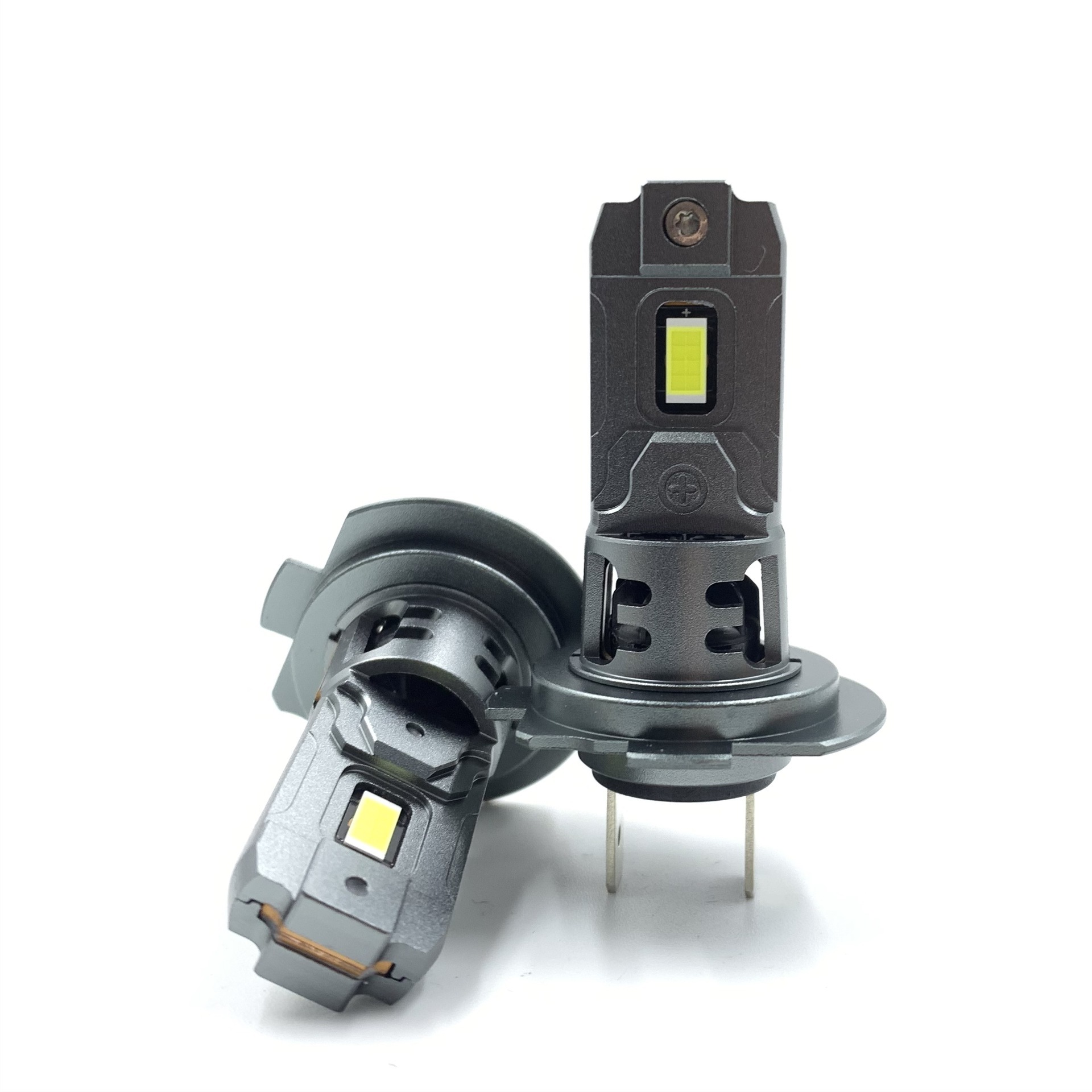 M7 enchufe directo con ventilador H7 H1 H3 H11 9005 H4 9012 faro LED de automóvil de alto brillo