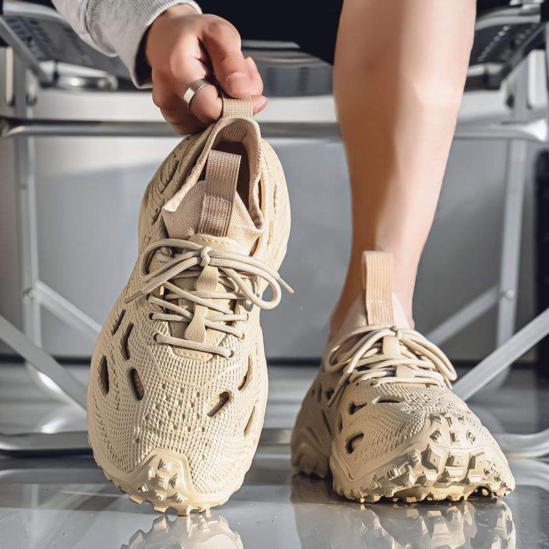 Men's Summer Sports Non-Slip Beach Water Shoes, Fully Enclosed Sandals with a Soft Feel, Hollow Design for Driving