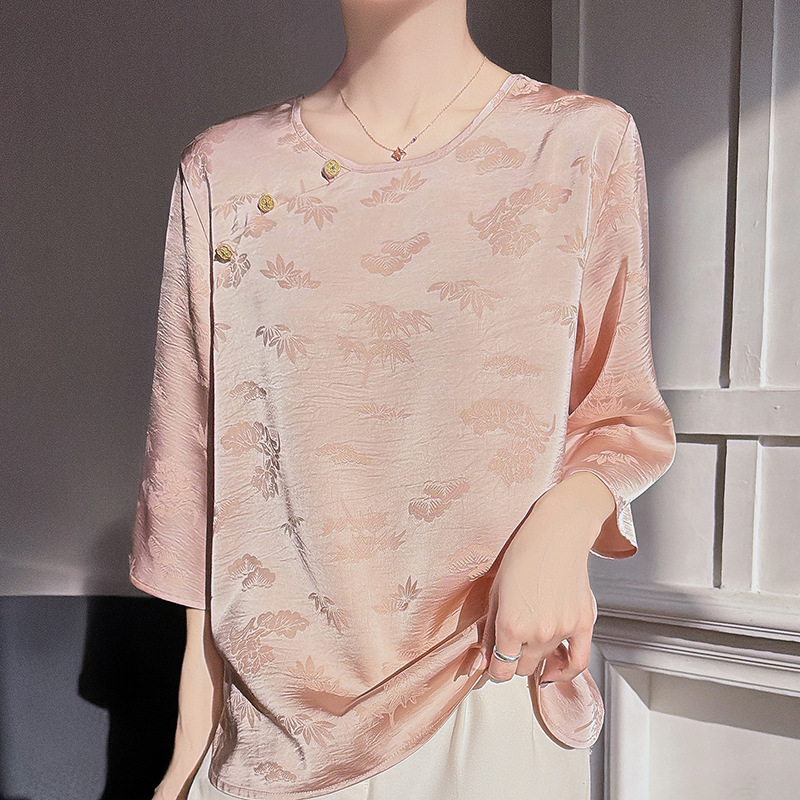 Women's New Chinese-Style Jacquard T-Shirt with Three-Quarter Sleeves, Round Neck, Loose Fit, Silk Satin Fabric, National Style Shirt with a High-End Feel Women's New Chinese-Style Jacquard T-Shirt with Three-Quarter Sleeves, Round Neck, Loose Fit, Silk Satin Fabric, National Style Shirt with a High-End Feel
