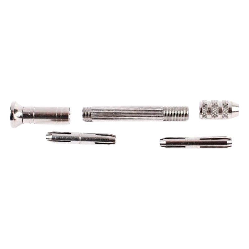 Производители на складе поставляют тонкую трубач с четырьмя трубарами, скручивая и сверлив дерево