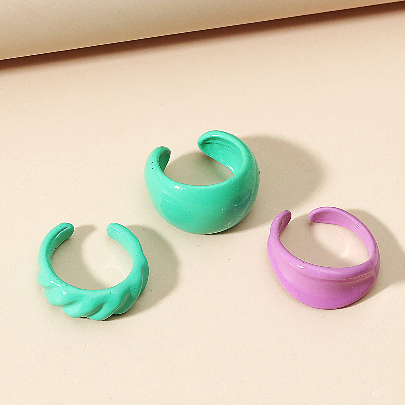 Retro Simple Color Alloy Non-hole Circle Earrings Three-piece Set display picture 3