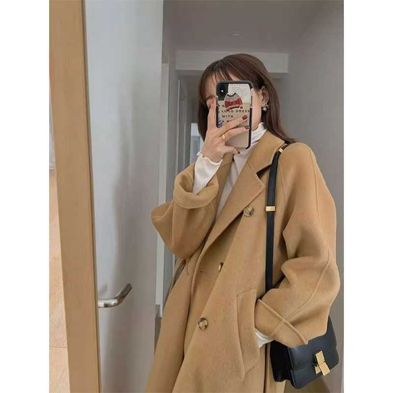 Pink woolen coat, dopamine-inspired, long style, Korean-style, elegant, with a blazer collar, oatmeal color, for petite individuals, with a sense of atmosphere, for autumn and winter