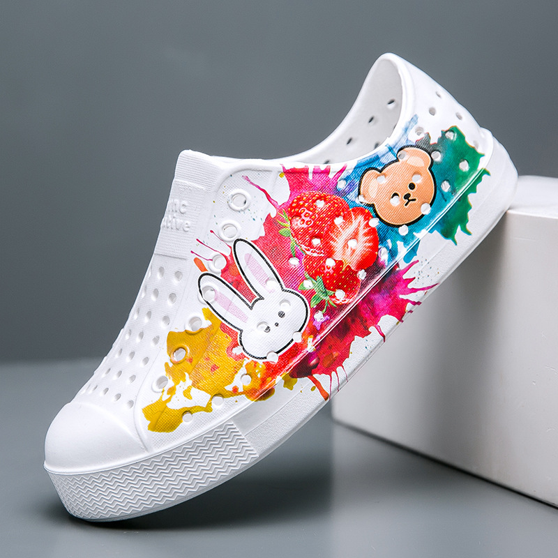 Bamboo tube children's hole shoes for men and women, casual and breathable graffiti style soft soled beach wading sandals Bamboo tube children's hole shoes for men and women, casual and breathable graffiti style soft soled beach wading sandals