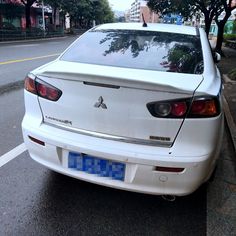 Suitable for 2009-2016 Mitsubishi Lancer Rear Wing, Lancer Modification Special Punch-Free Carbon Fiber Pattern Pressure Rear Wing