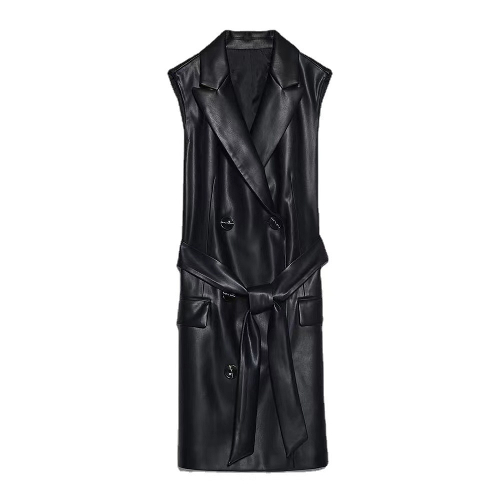 Stylish waist belt accentuates silhouette