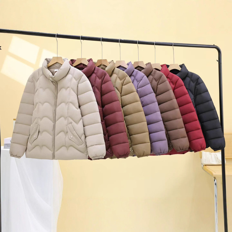 New Style Winter Fleece-Lined Cotton Coat for Middle-Aged and Elderly Women, Fashionable and Stylish, Easy-Care Leather Cotton Jacket, Loose-Fitting Top New Style Winter Fleece-Lined Cotton Coat for Middle-Aged and Elderly Women, Fashionable and Stylish, Easy-Care Leather Cotton Jacket, Loose-Fitting Top