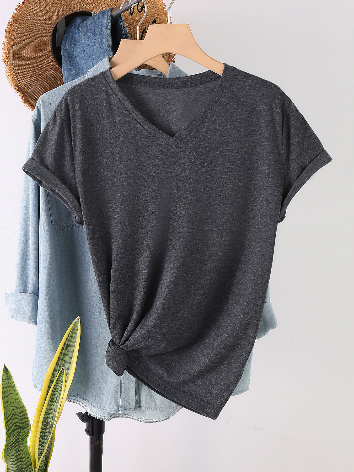 159g Weight Short Sleeve Sleeve Length Regular Sleeve Sleeve Type CVC Pull Frame, Cotton, Polyester Fabric Type Mid-Length (65cm <Length ≤ 80cm) Top Length T-shirt, Pullovers Tops Type Casual, Office, Daily Occasion Round Neck Neckline Printing Function Loose Fit Type Geometric Pattern Summer Season Women's Gender European and American Style, Streetwear Style Wholesale Women's CVC Pull Frame Cotton Polyester European And American Style Streetwear Geometric Short Sleeve T-Shirts 58