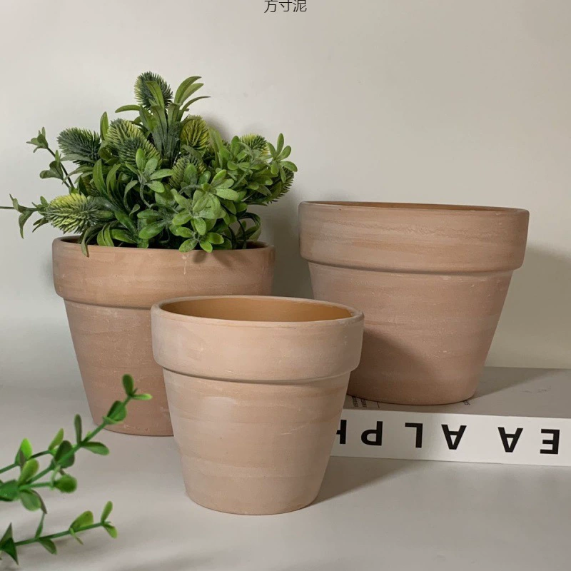 Простой винтажный белый красный керамический горшок