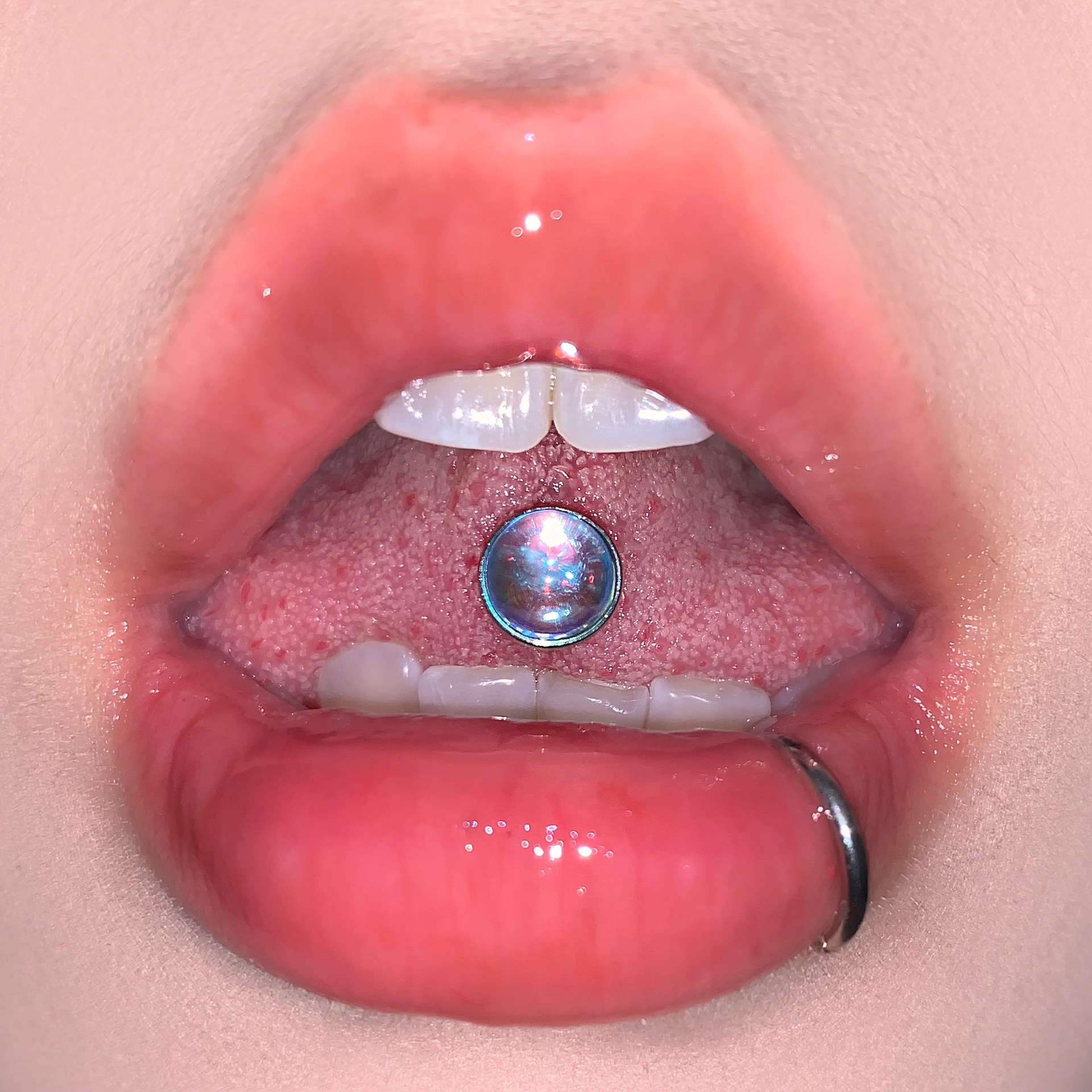 Pointed titanium steel lip stud product view