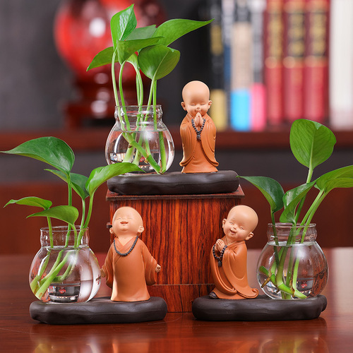 Creative Chinese vase living room cute Huiwu little monk transparent glassware green radish hydroponic little monk ornaments