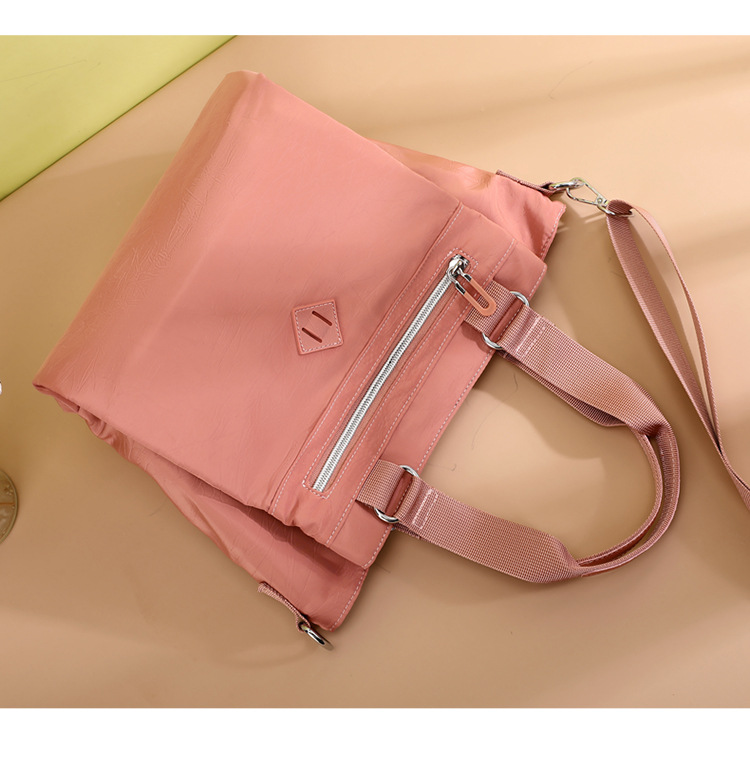 Colorful Fox's new fashionable and versatile casual shoulder bag for women, a large-capacity multi-layer simple crossbody bag undefined