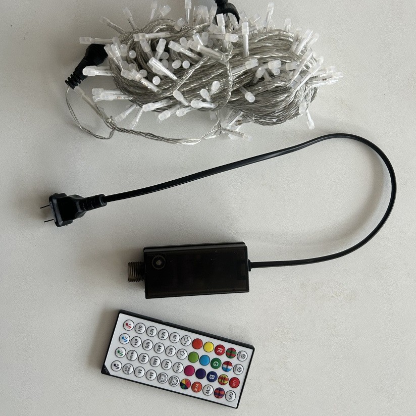 Lámpara de color RGB, cadena de luz que cambia de color, impermeable, decoración de patio al aire libre, luz de cortina, luz de red, estilo explosivo, luz de color al por mayor de Amazon